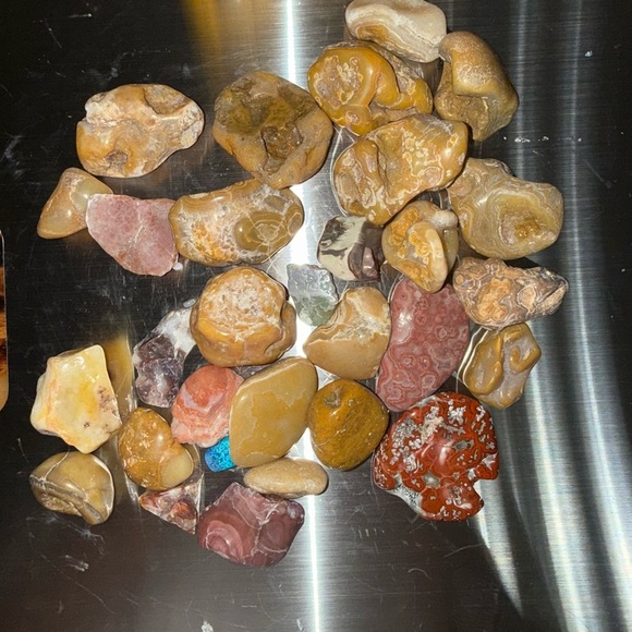 Rough & tumbled rocks and minerals. Lake Superior & Crowley agates - Picture 3 of 4